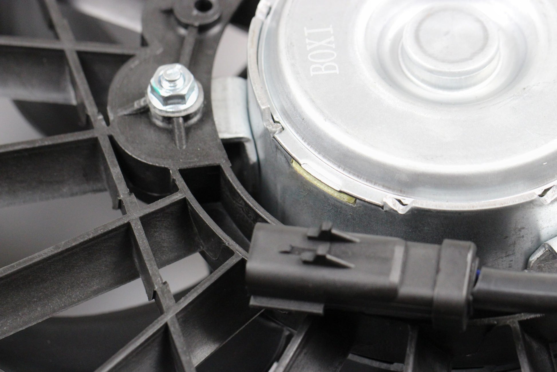 BOXI 620-042 4677695AA Dual Radiator and Condenser Fan Assembly Fit for 2005-2007 for Chrysl-er — product photo 4