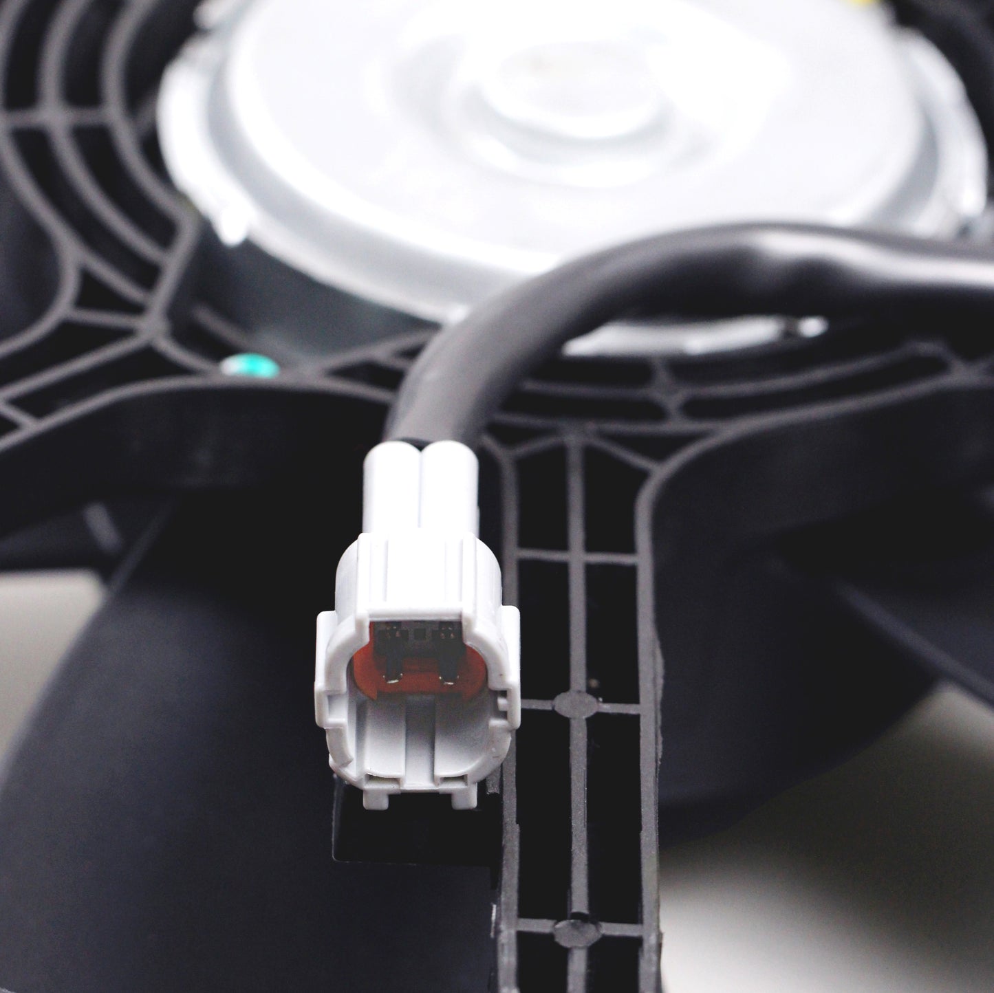 BOXI Dual Radiator A/C Condenser Cooling Fan Motor Assembly for Nissan 350Z 2003 2004 2005 2006 — product photo 7